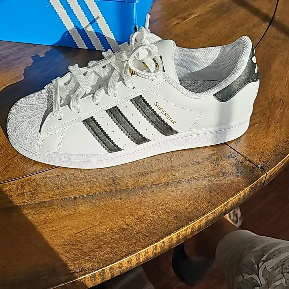 Shell Toe Adidas - Picture 6 of 8